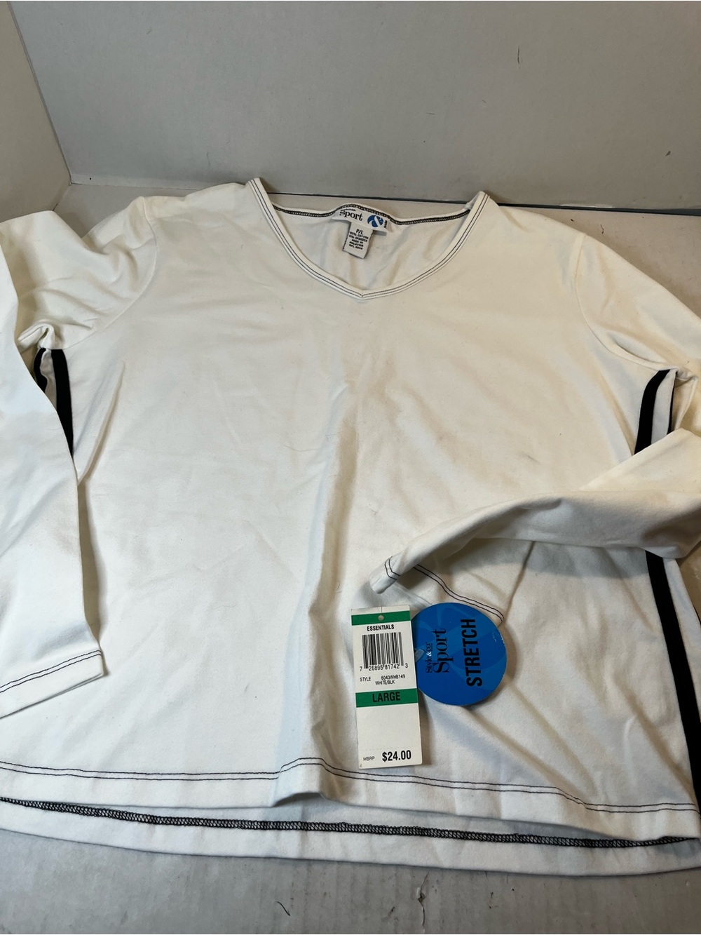 Style & Co. White Long Sleeve V-Neck Tee